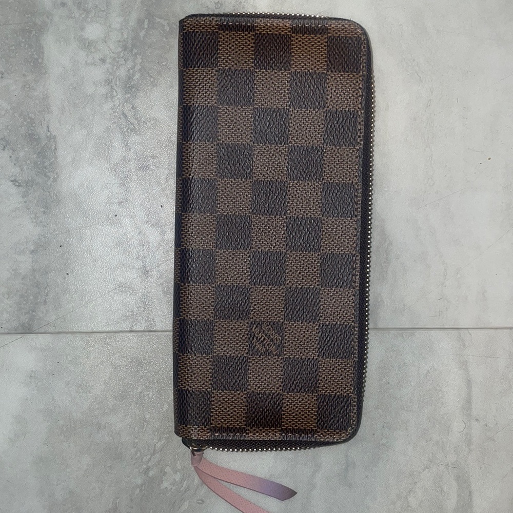 Womens Louis Vuitton wallet brand new!